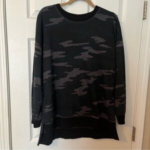 Old navy dark camo sweat shirt size M
